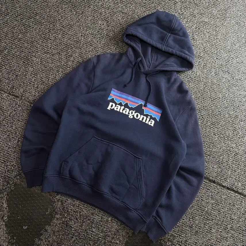 [BUNJANG] Patagonia P-6 Logo Uprisal Hoodie Navy / 파타고니아 P-6 빅로고 업라이절 후디 네이비 5063