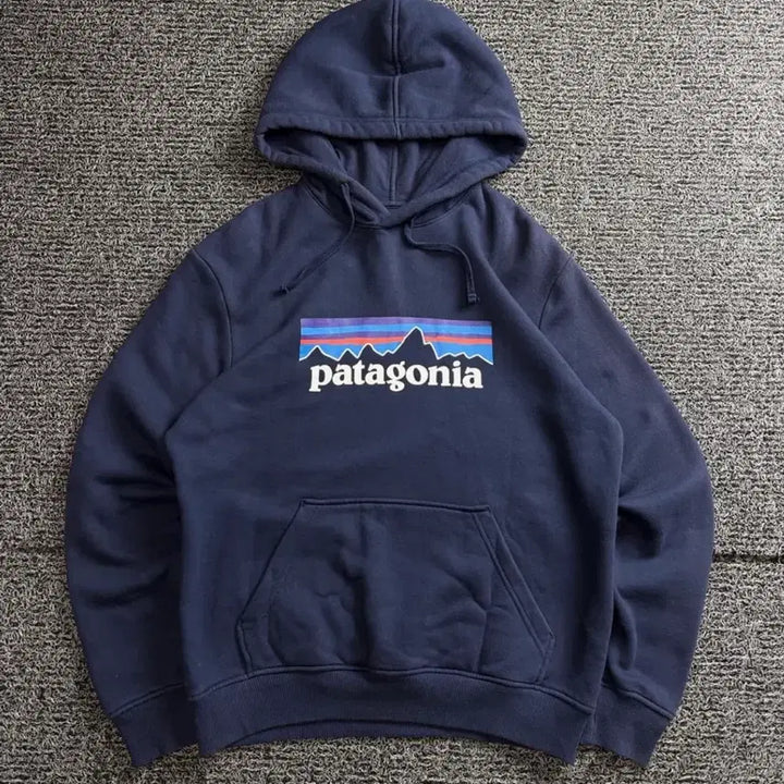 [BUNJANG] Patagonia P-6 Logo Uprisal Hoodie Navy / 파타고니아 P-6 빅로고 업라이절 후디 네이비 5063