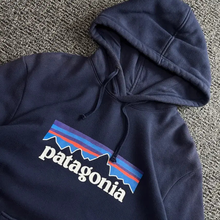 [BUNJANG] Patagonia P-6 Logo Uprisal Hoodie Navy / 파타고니아 P-6 빅로고 업라이절 후디 네이비 5063