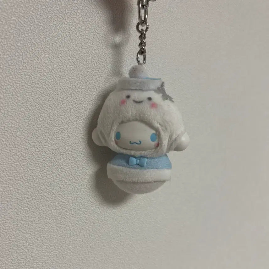 [BUNJANG] Chibi Chimo Cinnamoroll Snowman Keychain / 치비토모 시니모롤눈사람