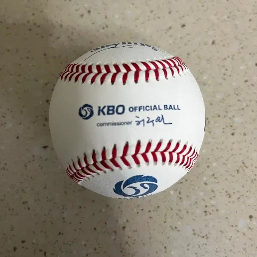 [BUNJANG] Lotte Giants Jeon Min-jae Autographed Baseball Official Ball / 롯데자이언츠 전민재 친필 싸인볼 공인구