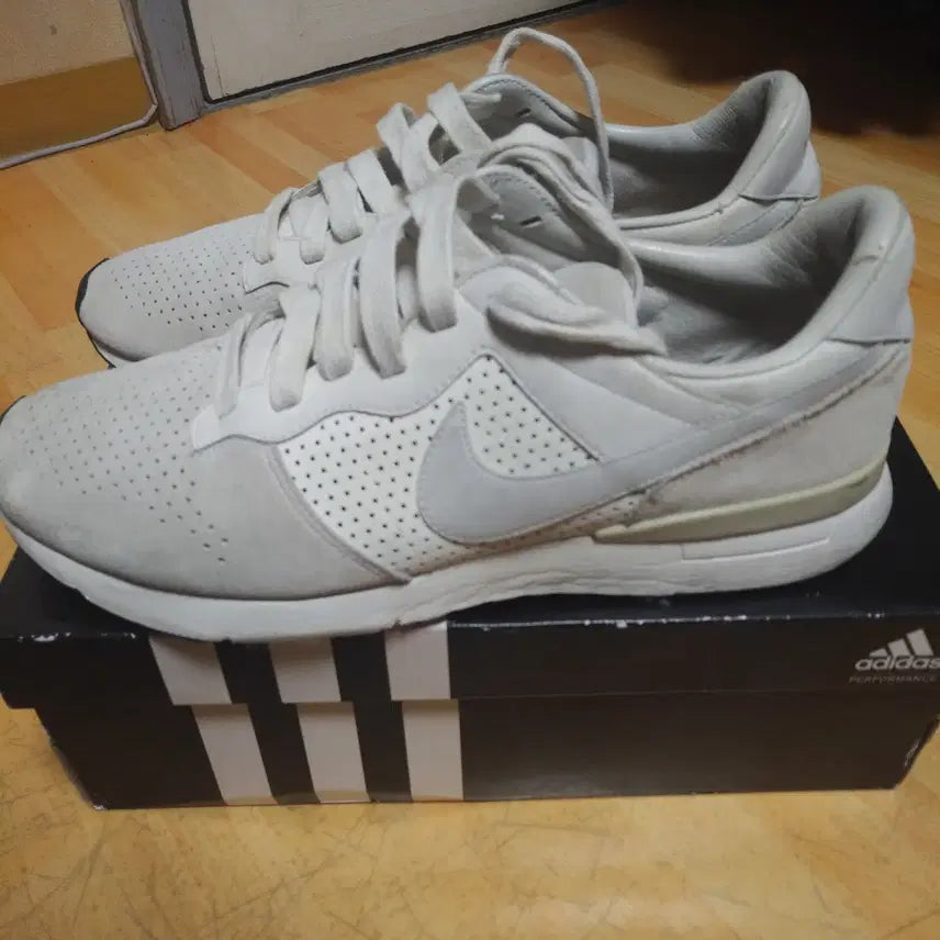 [BUNJANG] Nike Archive 83 Sneakers / Nike Archive 나이키 아카이브83 280 사이즈