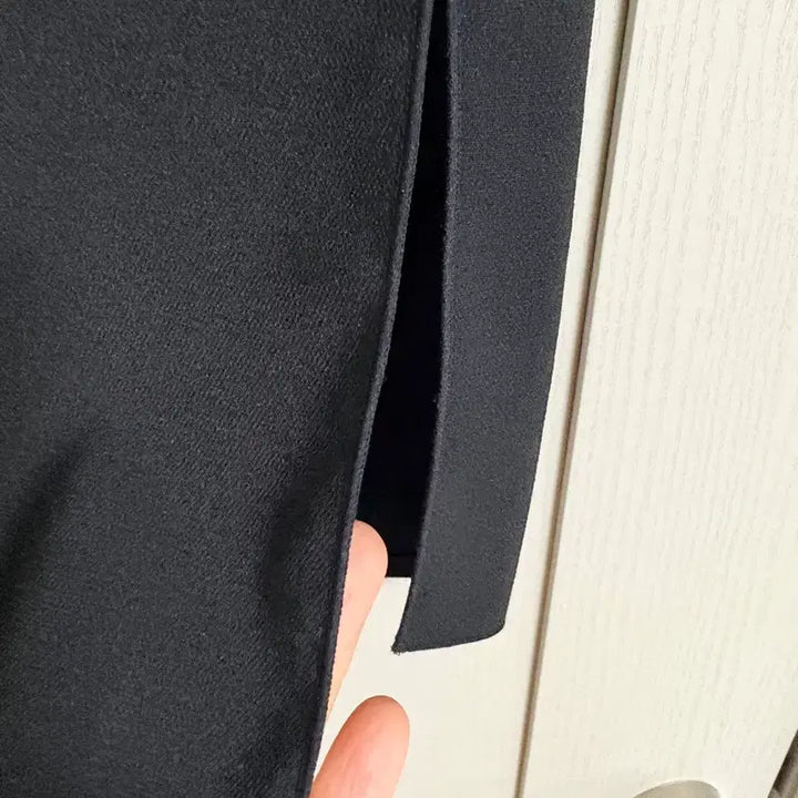 [BUNJANG] Black H-Line Skirt with Back Banding and Side Slit Detail / 나무그림 여름스커트