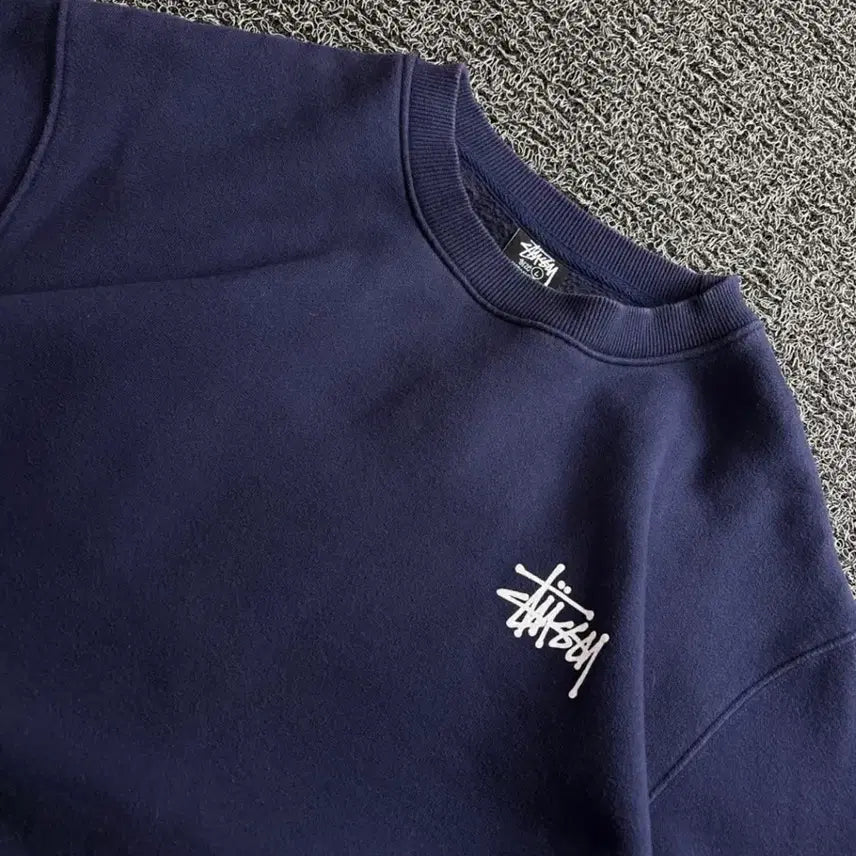 [BUNJANG] Stussy Basic Signature Big Logo Crewneck Sweatshirt L / 스투시 베이직 시그니처 빅로고 크루넥 맨투맨 5065