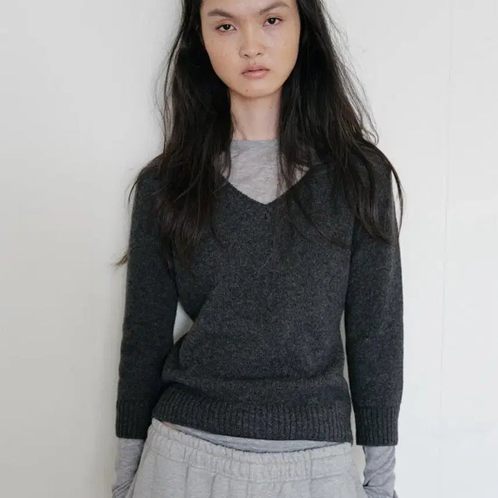 [BUNJANG] REPOS Alpaca V-Neck Knit Charcoal M / 리포스 REPOS Alpaca V-Neck Knit 브이넥 니트