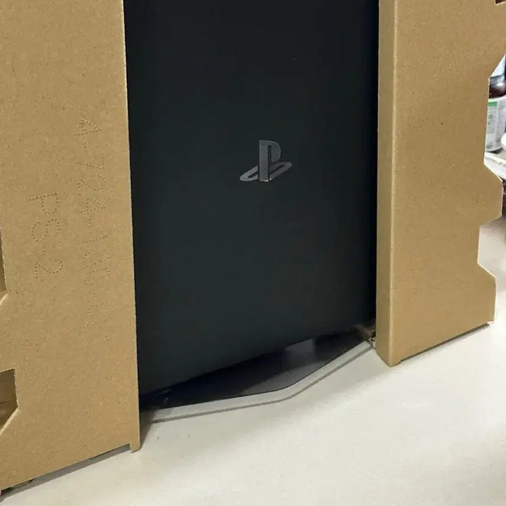 [BUNJANG] Sony PlayStation 4 Pro 1TB Jet Black Console / 플레이스테이션 4 프로 1TB 블랙 플스4