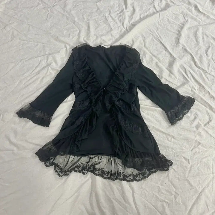 [BUNJANG] AXISFARM Lace Frill See-through One-button Cardigan Black / 엑시즈팜 레이스 프릴 시스루 원버튼 가디건 블랙 모리걸 하구미