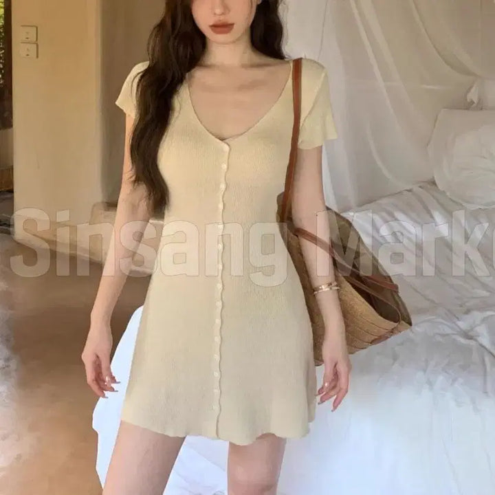 [BUNJANG] SODAOPS Mini Button Knit Flare Frill V-Neck Dress / [빠른발송] 소다ops 미니 단추 니트 플레어 프릴 브이넥