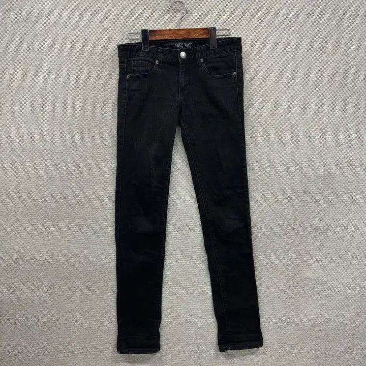 [BUNJANG] Guess Spandex Denim Black Jeans 26 Inch / 게스 스판 데님 흑청바지 26인치 D00571