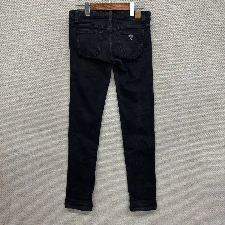 [BUNJANG] Guess Spandex Denim Black Jeans 26 Inch / 게스 스판 데님 흑청바지 26인치 D00571