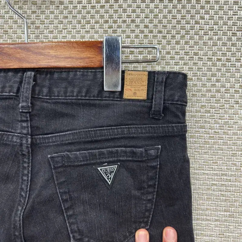 [BUNJANG] Guess Spandex Denim Black Jeans 26 Inch / 게스 스판 데님 흑청바지 26인치 D00571