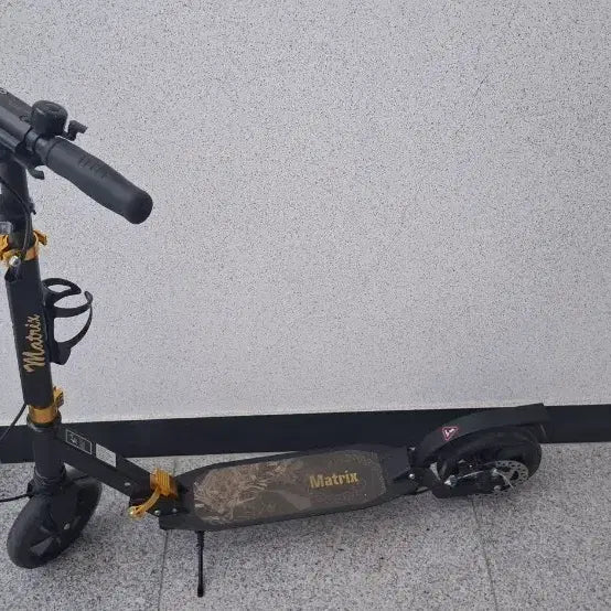 [BUNJANG] Matrix Folding Kickboard Scooter - Black/Gold / 메트릭스 접이식 킥보드 블랙 골드
