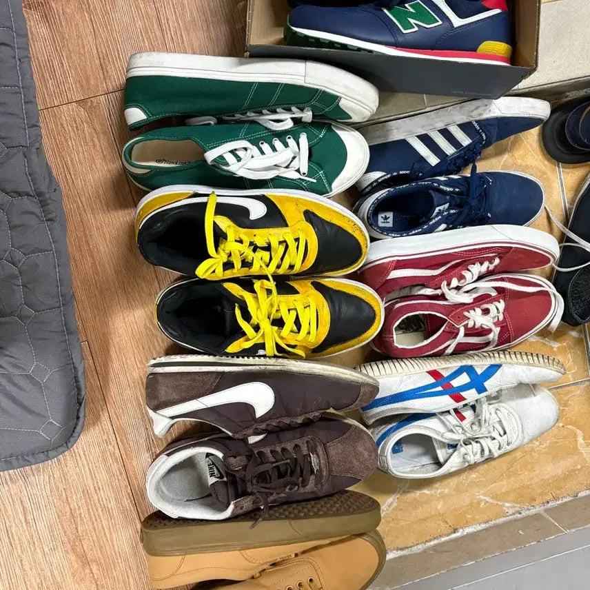 [BUNJANG] New Balance, Onitsuka, Nike, Vans Athletic Shoes Bundle / 일괄 7만원 // 뉴발란스 운동화 / 오니츠카 / 나이키 / 반스 /