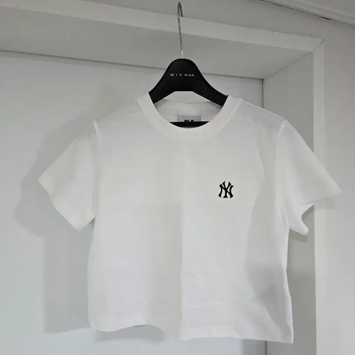 [BUNJANG] MLB Cropped Short Sleeve T-Shirt XS (85) / MLB 크롭 반팔티 XS(85)