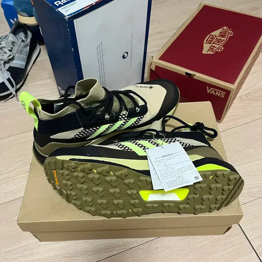 [BUNJANG] Adidas Terrex Free Hiker Gore-Tex Savannah / 아디다스 테렉스 프리 하이커 고어텍스 사바나