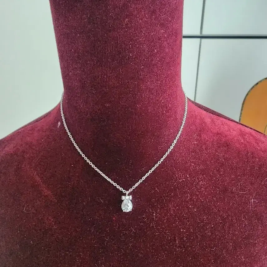 [BUNJANG] Silver Ribbon Pendant Necklace with Water Drop Cubic / 물방울 큐빅 실버 리본 펜던트 목걸이