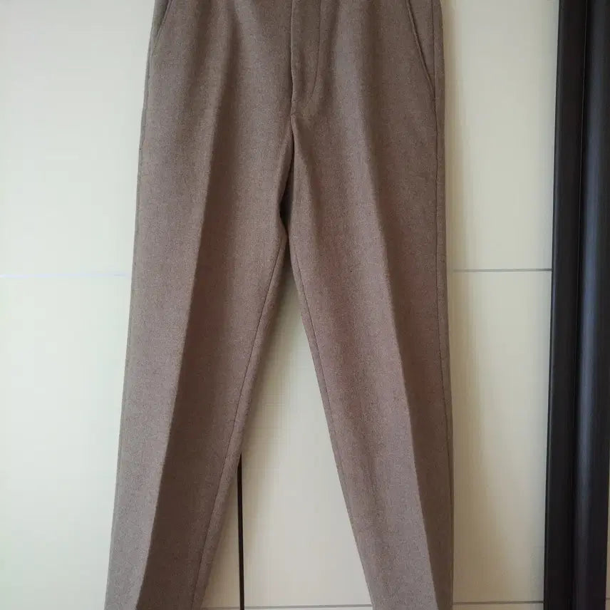 [BUNJANG] Uniqlo U Japanese Edition Beige Slim Fit Slacks / 유니클로U 일본판 베이지 슬랙스