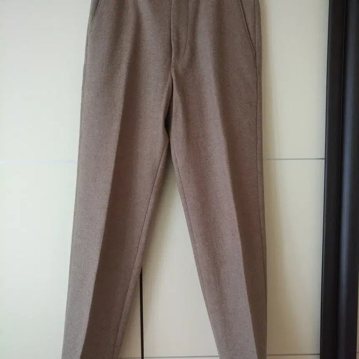 [BUNJANG] Uniqlo U Japanese Edition Beige Slim Fit Slacks / 유니클로U 일본판 베이지 슬랙스