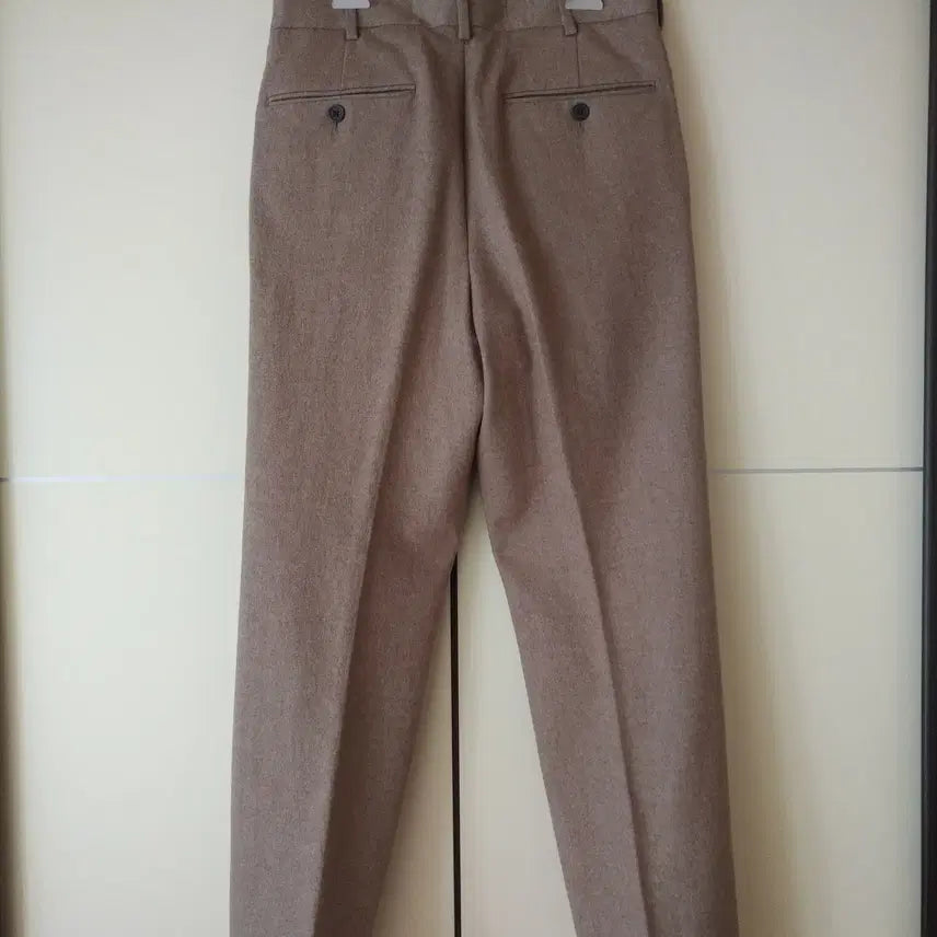[BUNJANG] Uniqlo U Japanese Edition Beige Slim Fit Slacks / 유니클로U 일본판 베이지 슬랙스