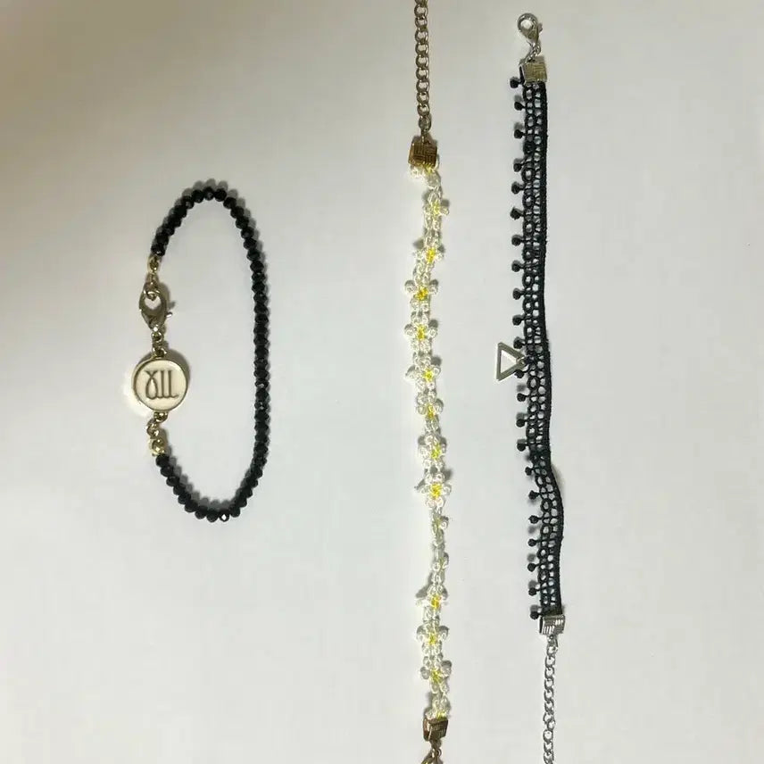[BUNJANG] Bundle Set: Beaded Bracelet, Flower Bracelet, Lace Bracelet &amp; Mini Keychain / 팔찌 및 미니키링 일괄