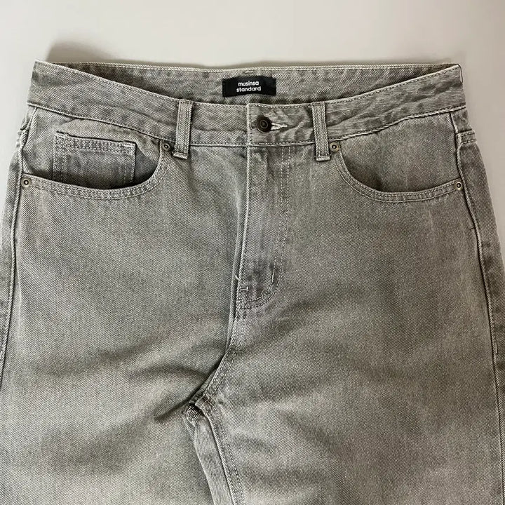 [BUNJANG] Musinsa Standard Grey Denim Pants / 무신사 스탠다드 그레이 컬러 데님 팬츠 32-33 추정
