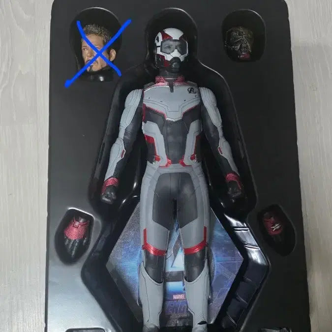 [BUNJANG] Hot Toys Tony Stark Figure / 핫토이 토니스타크 피규어
