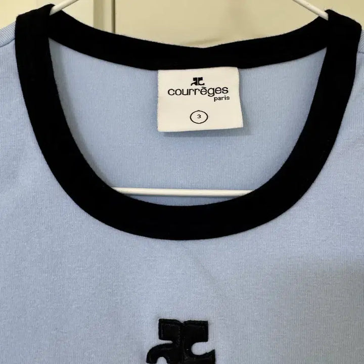 [BUNJANG] Courreges Authentic Blue &amp; Black Color Block Short Sleeve T-Shirt / 정품 꾸레쥬 반팔티 (제니 꾸레쥬 티셔츠)