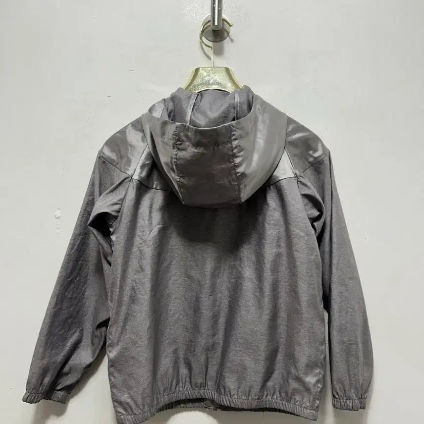 [BUNJANG] Nike Kids Windbreaker Grey Size 120 / 나이키 바람막이 그레이 키즈 120사이즈