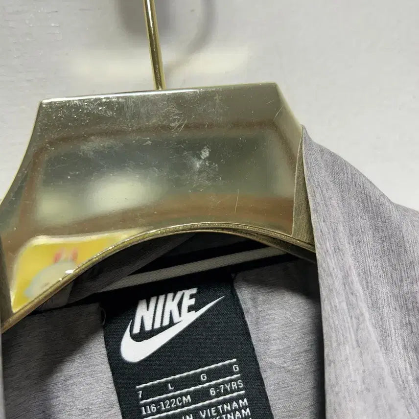 [BUNJANG] Nike Kids Windbreaker Grey Size 120 / 나이키 바람막이 그레이 키즈 120사이즈