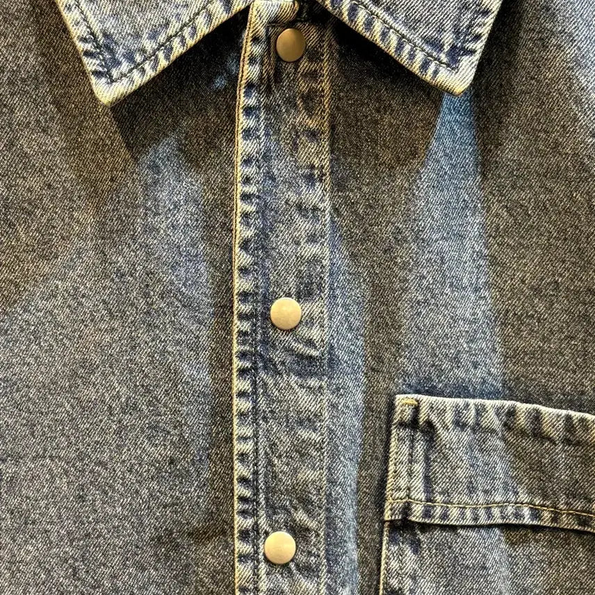 [BUNJANG] Mind Bridge Vintage Washed Denim Shirt / 100사이즈 마인드브릿지 빈티지 워싱 데님 셔츠 / 청남방 3.5