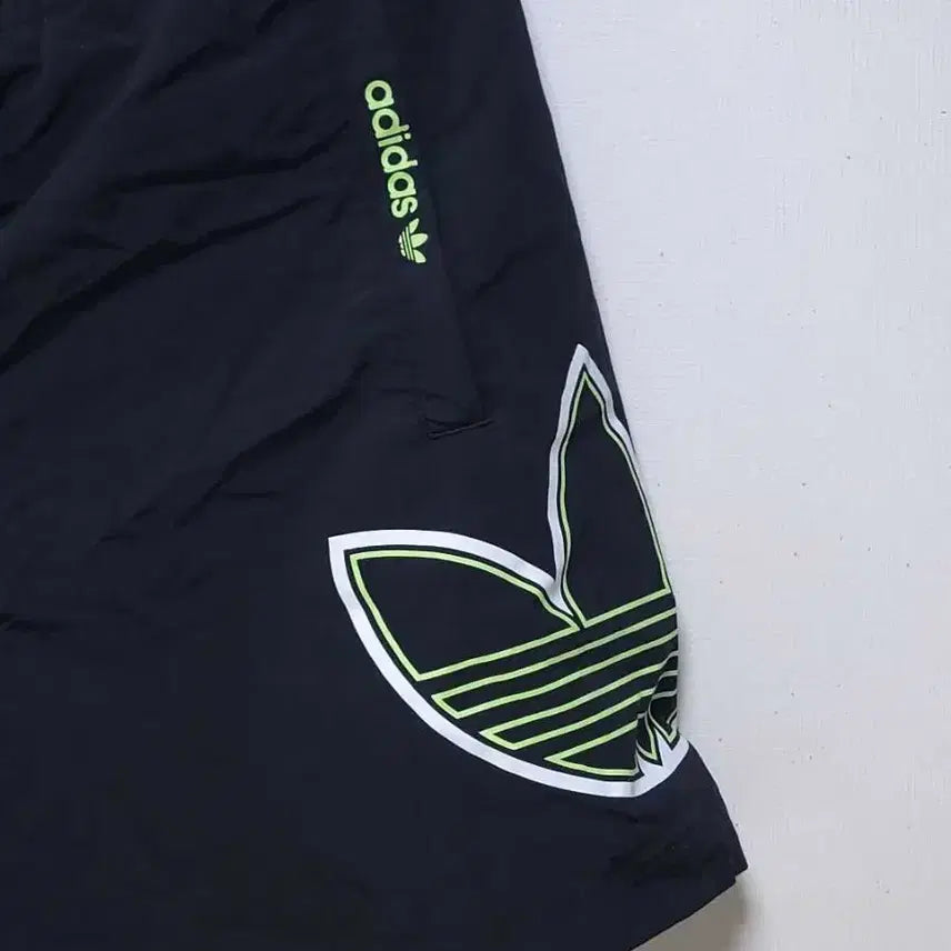 [BUNJANG] Adidas Originals Logo Shorts (Size 2XL) / 아디다스 오리지널로고 반바지 (사이즈 110/2XL)