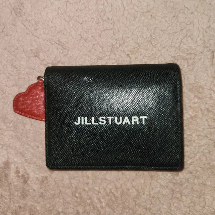 [BUNJANG] JILLSTUART Black Bifold Wallet with Heart Charm / GS반값) 질스튜어트 블랙 반지갑 하트참 팝니다.