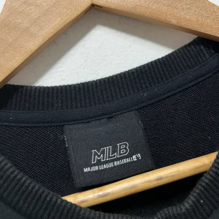 [BUNJANG] MLB Pittsburgh Pirates Black Sweatshirt Size 100 / MLB 파이러츠 강아지 맨투맨 블랙 100사이즈