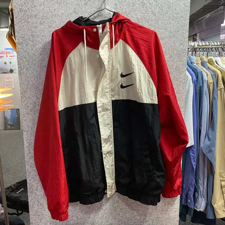 [BUNJANG] Nike Double Swoosh Lettering Colorblock Hooded Windbreaker Jacket / 나이키 더블스우시 레터링 배색 후디드 바람막이 B5175