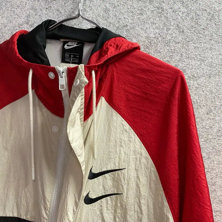 [BUNJANG] Nike Double Swoosh Lettering Colorblock Hooded Windbreaker Jacket / 나이키 더블스우시 레터링 배색 후디드 바람막이 B5175