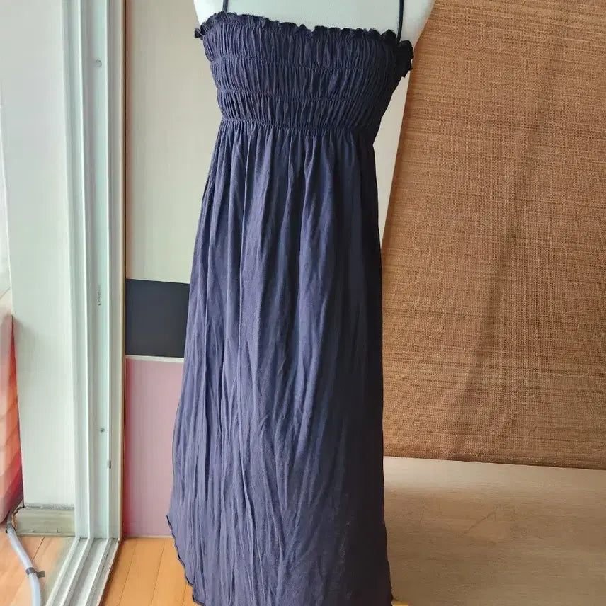 [BUNJANG] Sleeveless Smocked Tiered Long Dress Navy / 나시 스모크 캉캉 롱 원피스 네이비