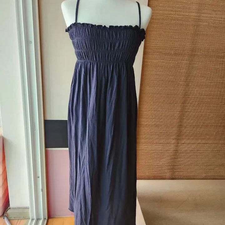 [BUNJANG] Sleeveless Smocked Tiered Long Dress Navy / 나시 스모크 캉캉 롱 원피스 네이비