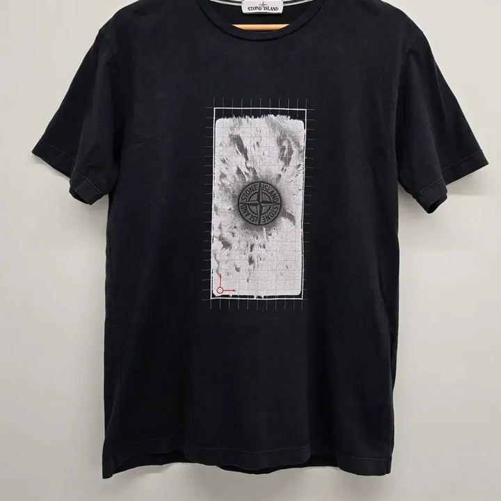 [BUNJANG] Stone Island Graphic T-Shirt / [정품] 스톤아일랜드 그래픽 반팔티셔츠. 싸이즈 95 m
