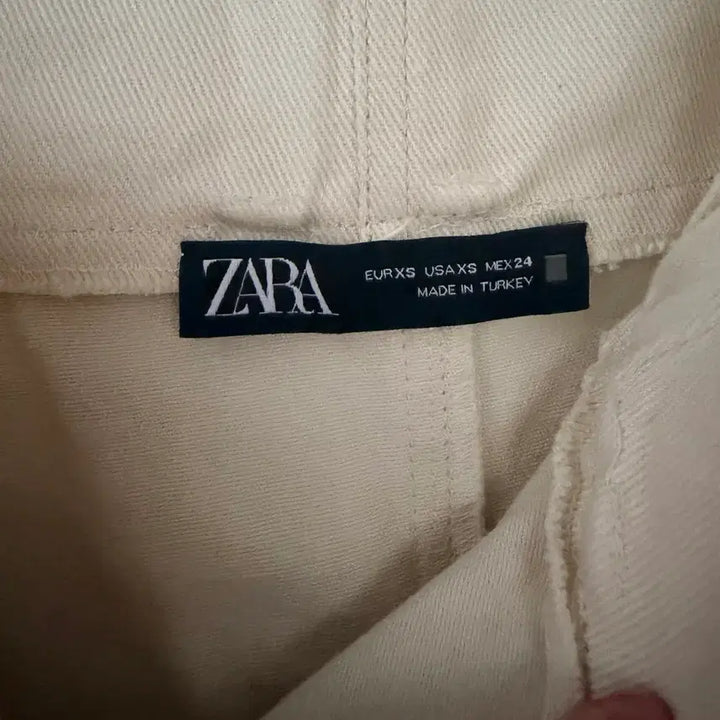 [BUNJANG] ZARA Ivory Button Skirt / ZARA 아이보리 버튼 스커트