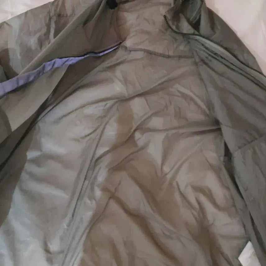 [BUNJANG] National Geographic Hooded Windbreaker Jumper / 네셔널 지오그래픽 바람막이 점퍼
