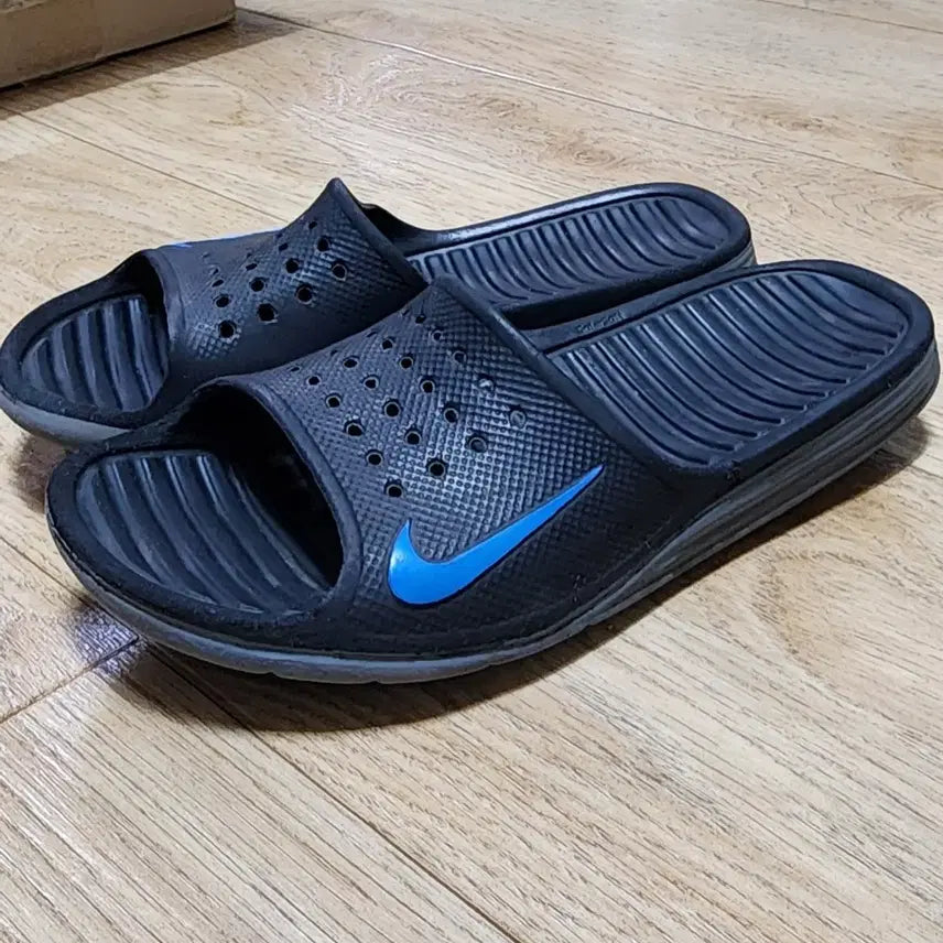[BUNJANG] Nike Solarssoft Slide M4/W5 / [220]나이키 솔라소프트 슬리퍼/M4W5