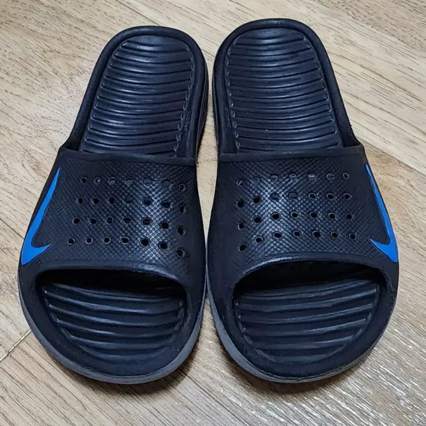 [BUNJANG] Nike Solarssoft Slide M4/W5 / [220]나이키 솔라소프트 슬리퍼/M4W5