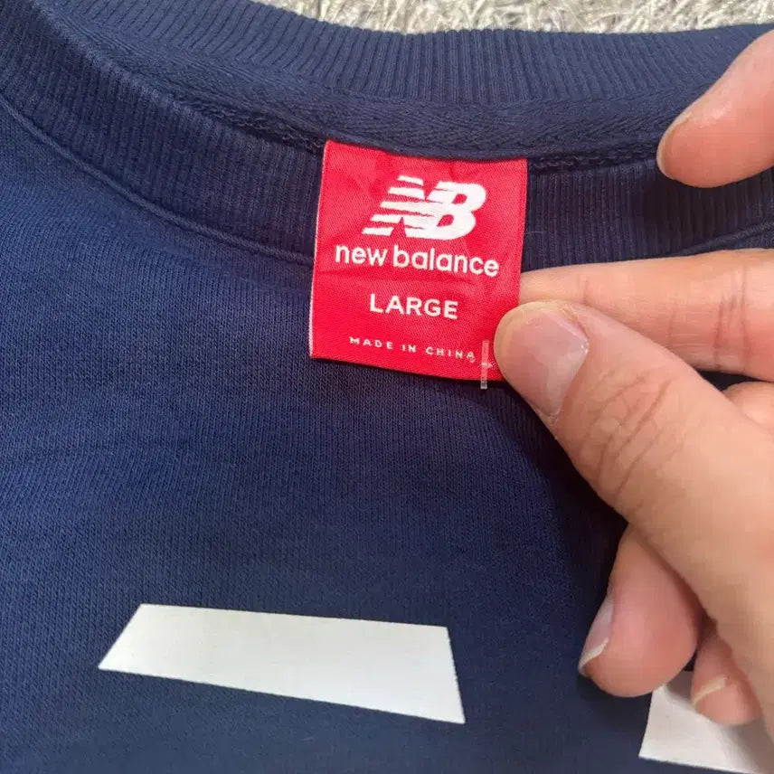 [BUNJANG] New Balance Japanese Edition Navy Sweatshirt Size 100 / 일본판 뉴발란스 맨투맨 사이즈 100