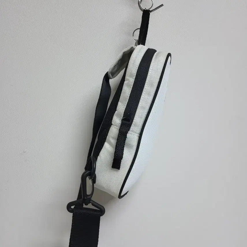 [BUNJANG] Beanpole Mini Sling Bag / 빈폴 미니 슬링백 *12/23( 공용)