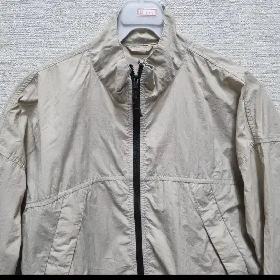 [BUNJANG] TOPTEN Beige Windbreaker Jumper / u003 탑텐 바람막이 점퍼 베이지색