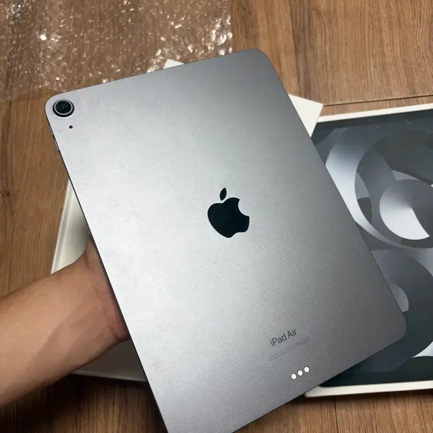 [BUNJANG] Apple iPad Air 5 64GB Space Gray Wi-Fi / 아이패드에어5 64기가 스페이스그레이 wifi