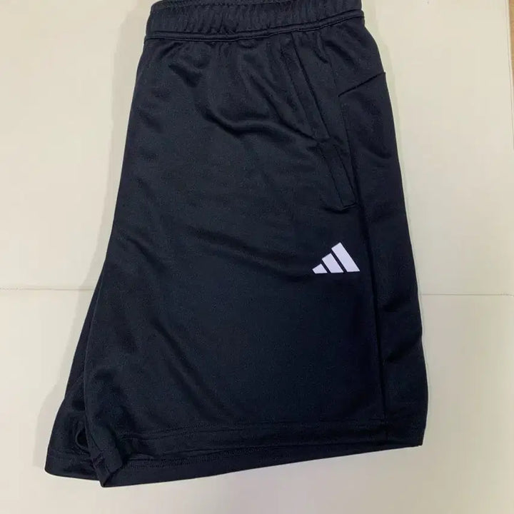 [BUNJANG] Adidas Shorts Black White Logo Size 2XL / 아디다스 쇼츠 2XL