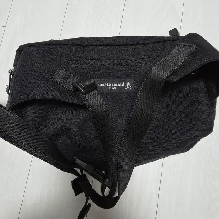[BUNJANG] Eastpak X Mastermind Waist Bag / 이스트팩 X 마스터마인드 웨이스트백/힙색