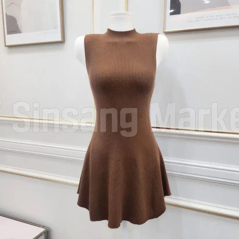 [BUNJANG] Knit Flare Mini Dress with High Neck / [빠른발송] 칼라추가 반목플레어ops 미니 하이넥 글램 절개 섹시