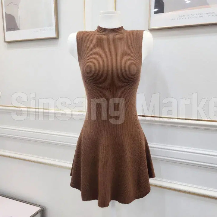 [BUNJANG] Knit Flare Mini Dress with High Neck / [빠른발송] 칼라추가 반목플레어ops 미니 하이넥 글램 절개 섹시